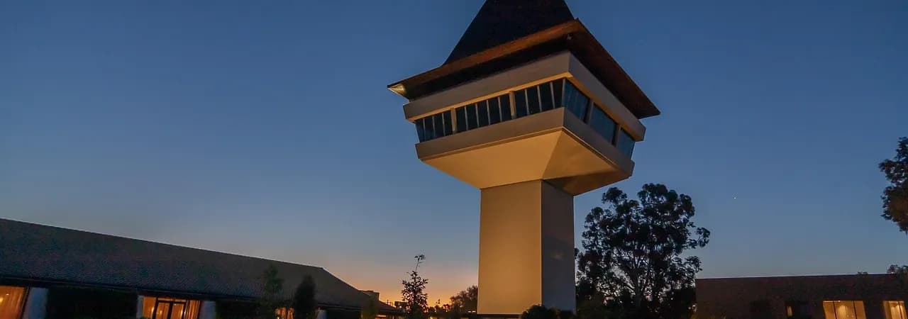 Turm des Mitchelton-Weinguts, Australien — Motiv für Clare Valley