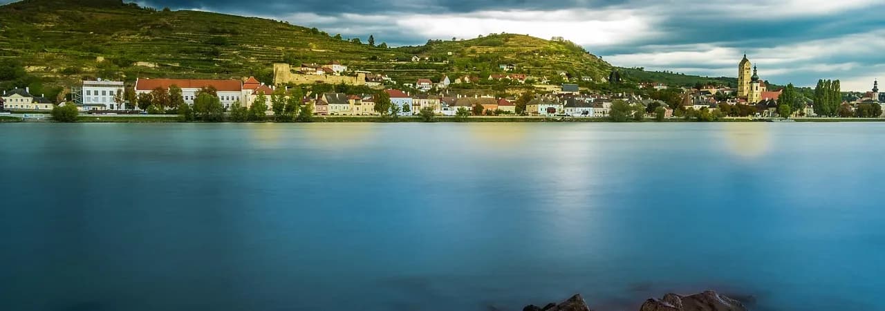 Donauufer in der Wachau, Österreich — Motiv für Südsteiermark